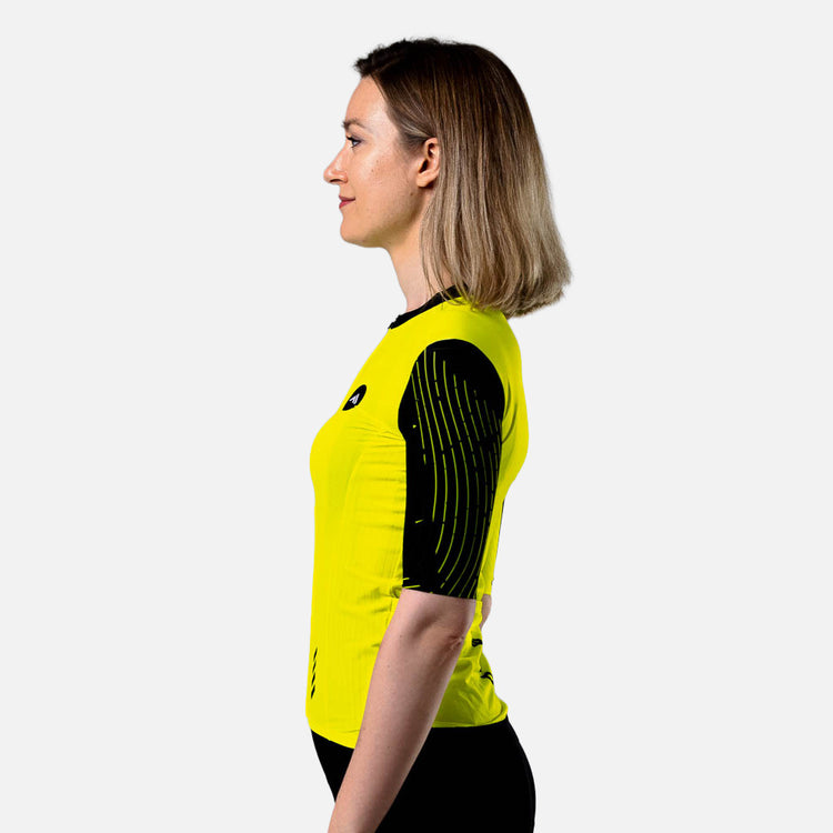 Ženski kolesarski dres Flow fluo-rumen – pogled s strani